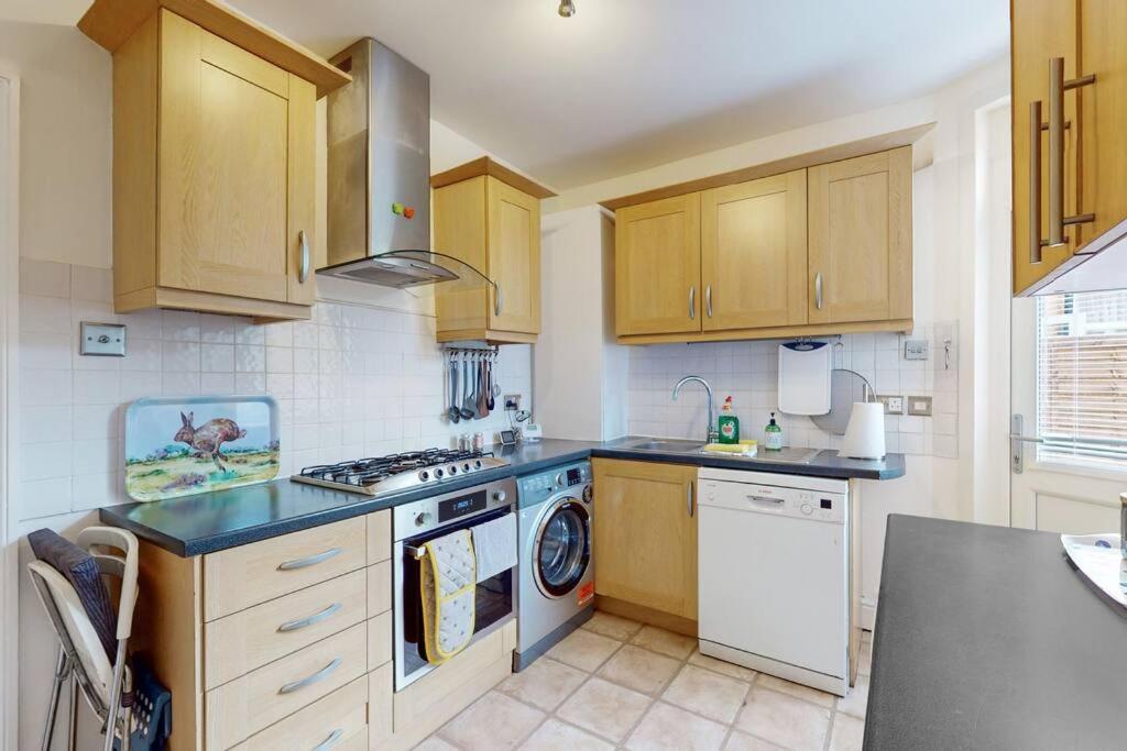 Spacious 2Bd Apartment Cricklewood London Exterior photo